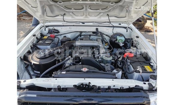 Sayi Imported Toyota Land Cruiser White Mota in Import - Dubai a Ashanti Sayi Imported Toyota Land Cruiser White Mota in Import - Dubai a Ashanti