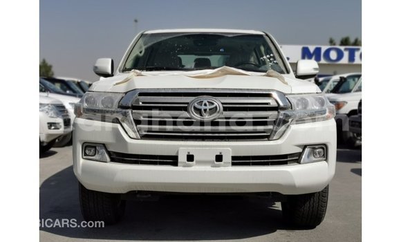 Buy Import Toyota Land Cruiser White Car in Import - Dubai in Ashanti Buy Import Toyota Land Cruiser White Car in Import - Dubai in Ashanti