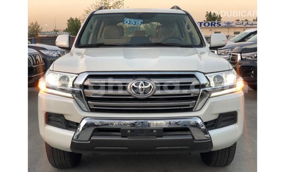 Ra Imported Toyota Land Cruiser funfun Ọkọ̀ in Import - Dubai ni Ashanti Ra Imported Toyota Land Cruiser funfun Ọkọ̀ in Import - Dubai ni Ashanti