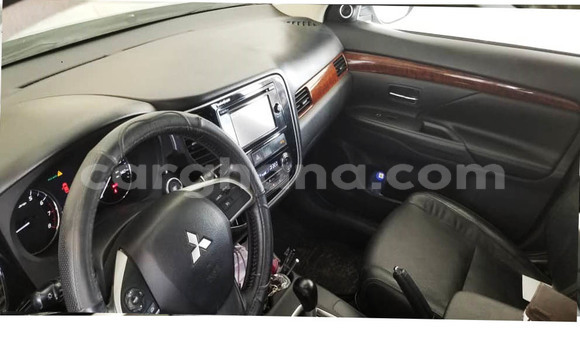Sayi Na hannu Mitsubishi Outlander Azurfa Mota in Accra a Greater Accra Sayi Na hannu Mitsubishi Outlander Azurfa Mota in Accra a Greater Accra