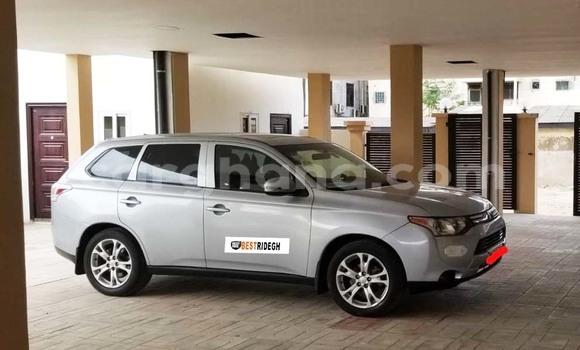 Sayi Na hannu Mitsubishi Outlander Azurfa Mota in Accra a Greater Accra Sayi Na hannu Mitsubishi Outlander Azurfa Mota in Accra a Greater Accra
