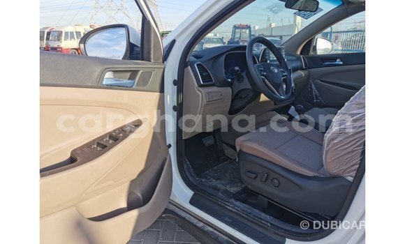 Sayi Imported Hyundai Tucson White Mota in Import - Dubai a Ashanti Sayi Imported Hyundai Tucson White Mota in Import - Dubai a Ashanti