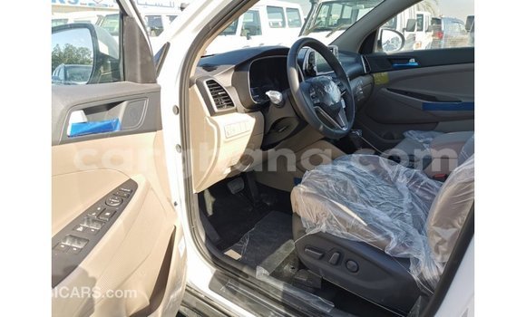 Buy Import Hyundai Tucson White Car in Import - Dubai in Ashanti Buy Import Hyundai Tucson White Car in Import - Dubai in Ashanti