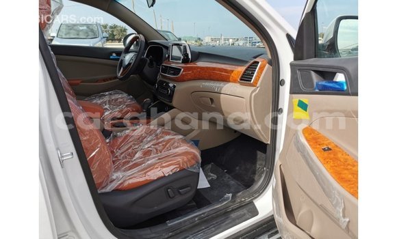 Ra Imported Hyundai Tucson funfun Ọkọ̀ in Import - Dubai ni Ashanti Ra Imported Hyundai Tucson funfun Ọkọ̀ in Import - Dubai ni Ashanti