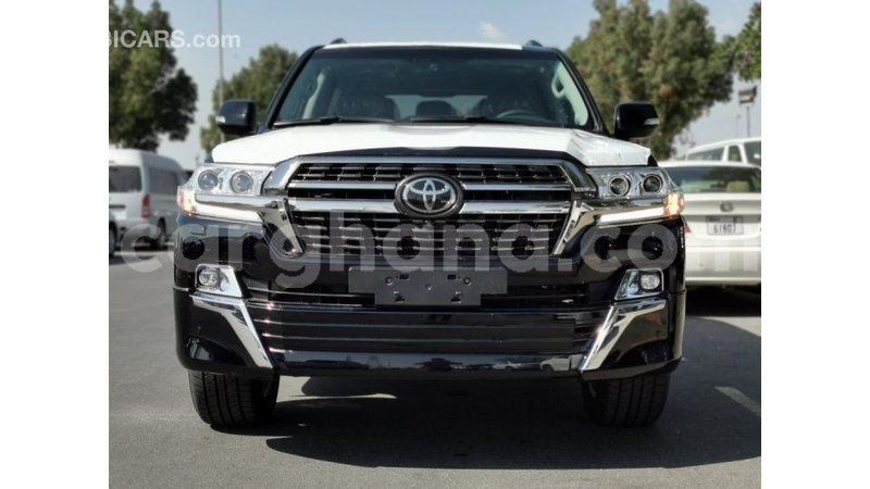 Big with watermark toyota land cruiser ashanti import dubai 16930