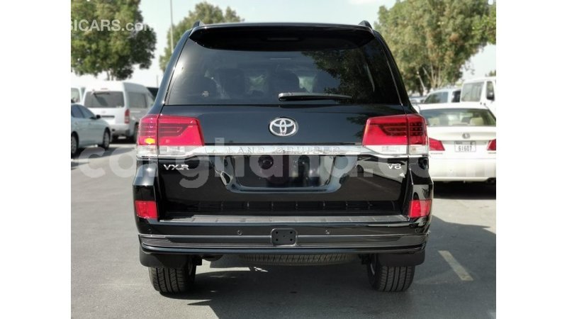 Big with watermark toyota land cruiser ashanti import dubai 16930