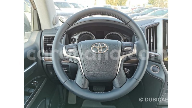 Big with watermark toyota land cruiser ashanti import dubai 16930