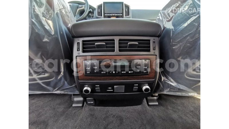 Big with watermark toyota land cruiser ashanti import dubai 16930