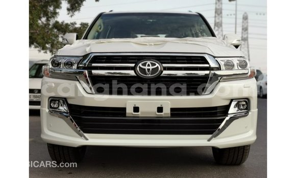 Sayi Imported Toyota Land Cruiser White Mota in Import - Dubai a Ashanti Sayi Imported Toyota Land Cruiser White Mota in Import - Dubai a Ashanti