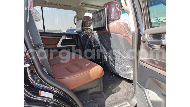 Big with watermark toyota land cruiser ashanti import dubai 16930