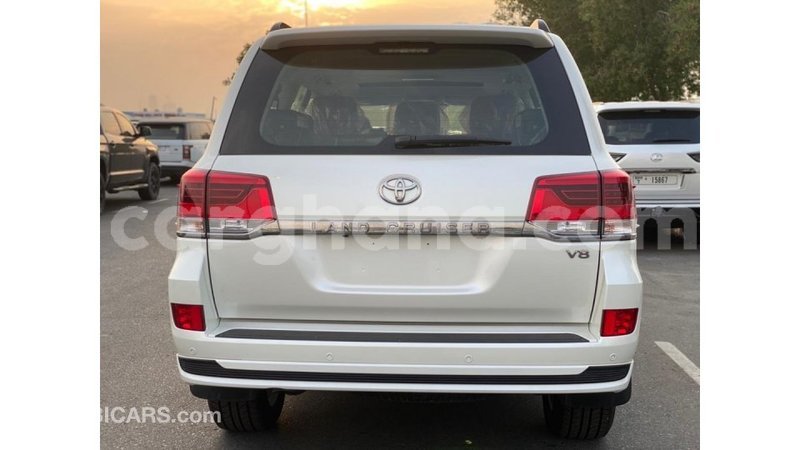 Big with watermark toyota land cruiser ashanti import dubai 16939