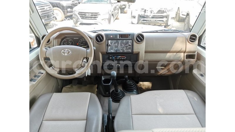 Big with watermark toyota land cruiser ashanti import dubai 16941