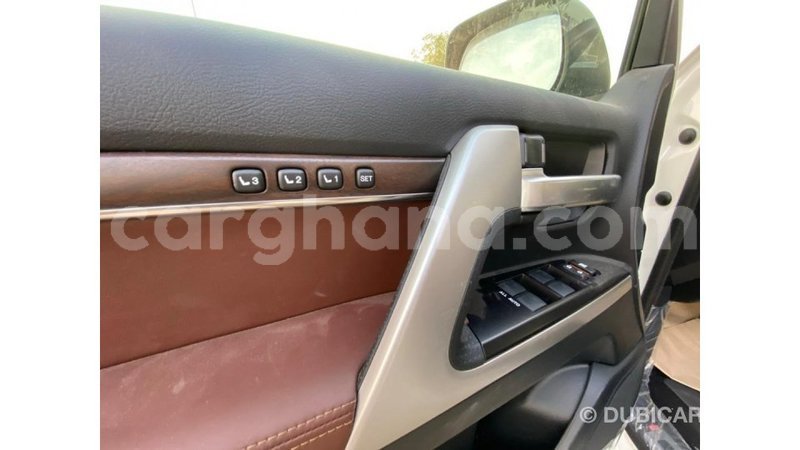 Big with watermark toyota land cruiser ashanti import dubai 16939