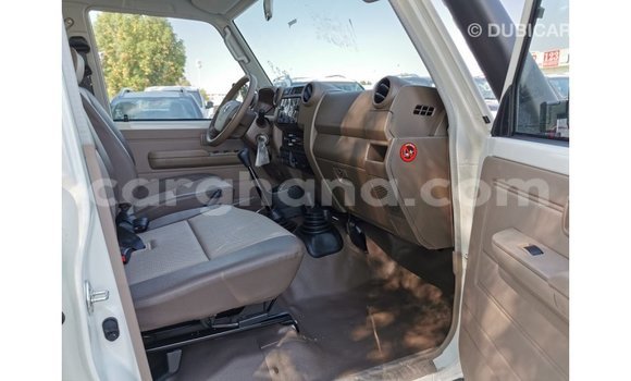 Ra Imported Toyota Land Cruiser funfun Ọkọ̀ in Import - Dubai ni Ashanti Ra Imported Toyota Land Cruiser funfun Ọkọ̀ in Import - Dubai ni Ashanti