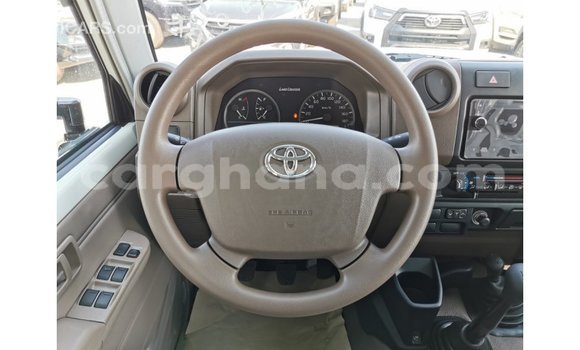 Ra Imported Toyota Land Cruiser funfun Ọkọ̀ in Import - Dubai ni Ashanti Ra Imported Toyota Land Cruiser funfun Ọkọ̀ in Import - Dubai ni Ashanti