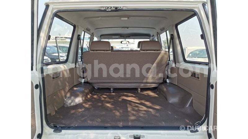 Big with watermark toyota land cruiser ashanti import dubai 16941