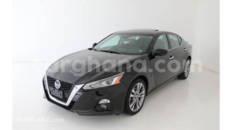 Big with watermark nissan altima ashanti import dubai 16980