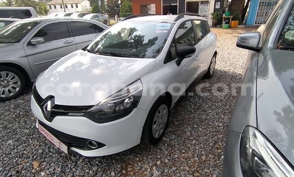 Buy Used Renault Clio White Car in Accra in Greater Accra
