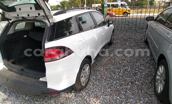 Buy Used Renault Clio White Car in Accra in Greater Accra Buy Used Renault Clio White Car in Accra in Greater Accra
