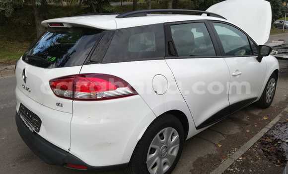 Buy Used Renault Clio White Car in Accra in Greater Accra Buy Used Renault Clio White Car in Accra in Greater Accra