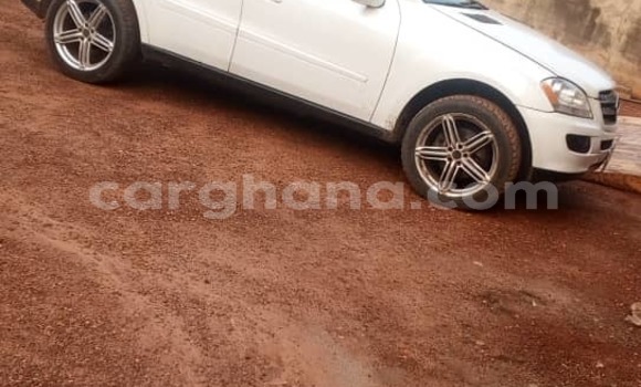 Buy Used Mercedes‒Benz ML–Class White Car in Accra in Greater Accra Buy Used Mercedes‒Benz ML–Class White Car in Accra in Greater Accra