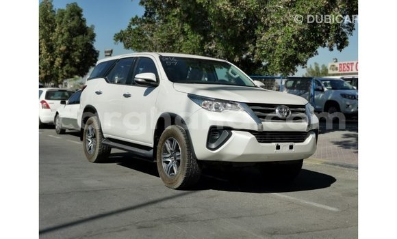 Ra Imported Toyota Fortuner funfun Ọkọ̀ in Import - Dubai ni Ashanti Ra Imported Toyota Fortuner funfun Ọkọ̀ in Import - Dubai ni Ashanti