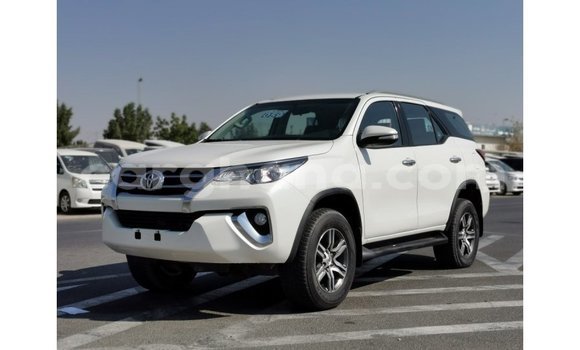 Buy Import Toyota Fortuner White Car in Import - Dubai in Ashanti Buy Import Toyota Fortuner White Car in Import - Dubai in Ashanti