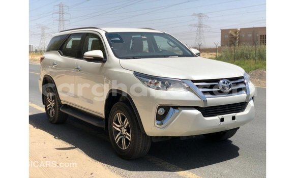 Sayi Imported Toyota Fortuner White Mota in Import - Dubai a Ashanti Sayi Imported Toyota Fortuner White Mota in Import - Dubai a Ashanti