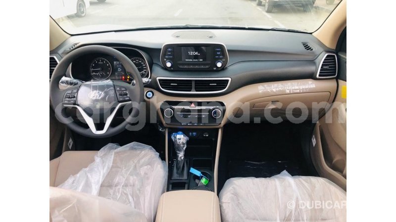 Big with watermark hyundai tucson ashanti import dubai 17054