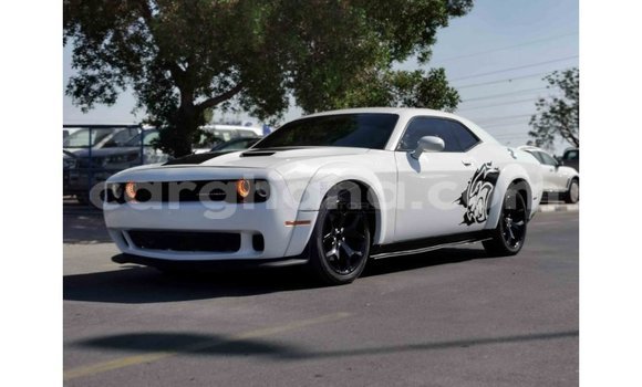 Ra Imported Dodge Challenger funfun Ọkọ̀ in Import - Dubai ni Ashanti Ra Imported Dodge Challenger funfun Ọkọ̀ in Import - Dubai ni Ashanti