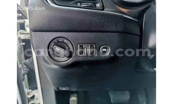 Ra Imported Dodge Challenger funfun Ọkọ̀ in Import - Dubai ni Ashanti Ra Imported Dodge Challenger funfun Ọkọ̀ in Import - Dubai ni Ashanti