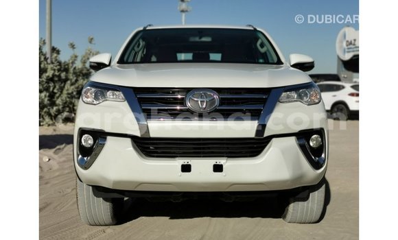 Sayi Imported Toyota Fortuner White Mota in Import - Dubai a Ashanti Sayi Imported Toyota Fortuner White Mota in Import - Dubai a Ashanti