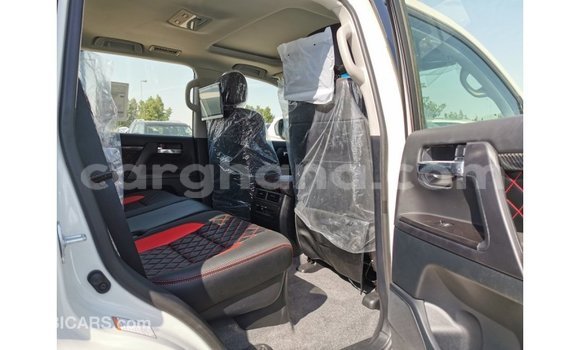 Buy Import Toyota Land Cruiser White Car in Import - Dubai in Ashanti Buy Import Toyota Land Cruiser White Car in Import - Dubai in Ashanti