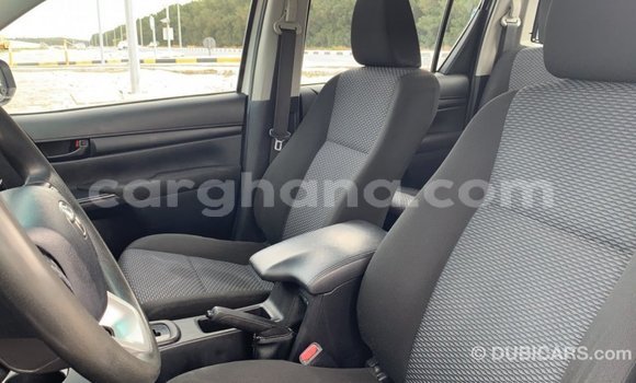 Sayi Imported Toyota Hilux White Mota in Import - Dubai a Ashanti Sayi Imported Toyota Hilux White Mota in Import - Dubai a Ashanti