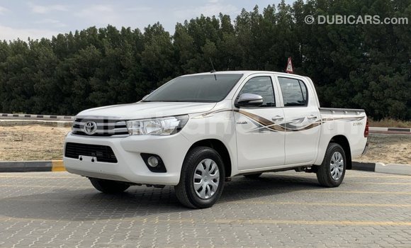 Sayi Imported Toyota Hilux White Mota in Import - Dubai a Ashanti Sayi Imported Toyota Hilux White Mota in Import - Dubai a Ashanti