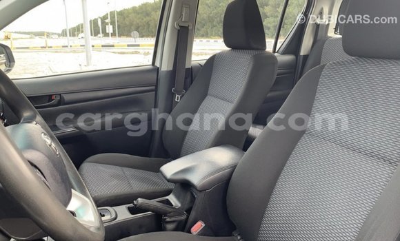 Sayi Imported Toyota Hilux White Mota in Import - Dubai a Ashanti Sayi Imported Toyota Hilux White Mota in Import - Dubai a Ashanti