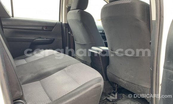 Sayi Imported Toyota Hilux White Mota in Import - Dubai a Ashanti Sayi Imported Toyota Hilux White Mota in Import - Dubai a Ashanti