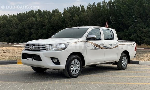Sayi Imported Toyota Hilux White Mota in Import - Dubai a Ashanti Sayi Imported Toyota Hilux White Mota in Import - Dubai a Ashanti