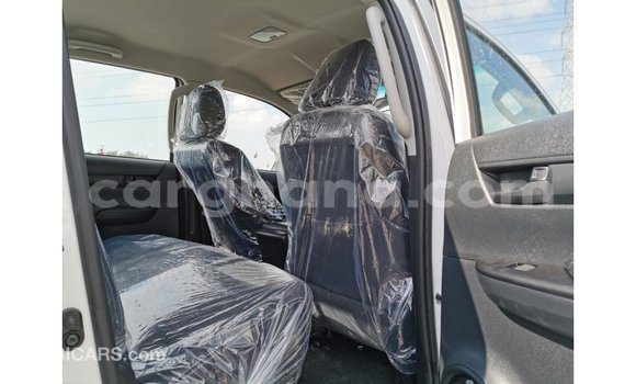 Buy Import Toyota Hilux White Car in Import - Dubai in Ashanti Buy Import Toyota Hilux White Car in Import - Dubai in Ashanti