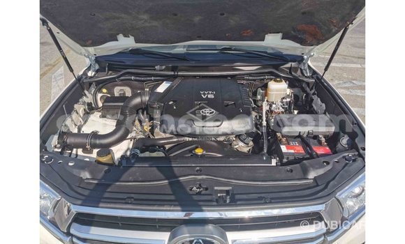 Ra Imported Toyota Land Cruiser funfun Ọkọ̀ in Import - Dubai ni Ashanti Ra Imported Toyota Land Cruiser funfun Ọkọ̀ in Import - Dubai ni Ashanti