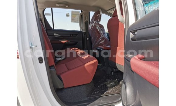 Ra Imported Toyota Hilux funfun Ọkọ̀ in Import - Dubai ni Ashanti Ra Imported Toyota Hilux funfun Ọkọ̀ in Import - Dubai ni Ashanti