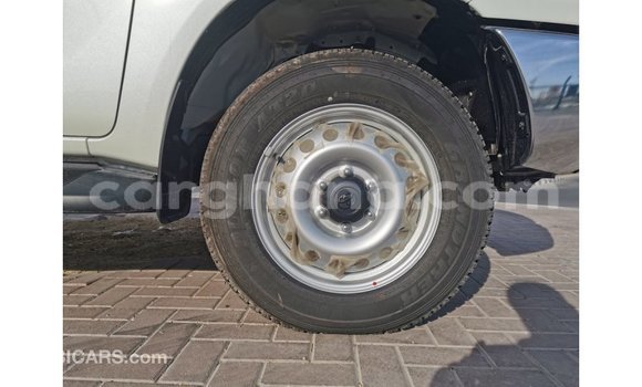 Ra Imported Toyota Hilux funfun Ọkọ̀ in Import - Dubai ni Ashanti Ra Imported Toyota Hilux funfun Ọkọ̀ in Import - Dubai ni Ashanti