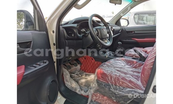 Ra Imported Toyota Hilux funfun Ọkọ̀ in Import - Dubai ni Ashanti Ra Imported Toyota Hilux funfun Ọkọ̀ in Import - Dubai ni Ashanti