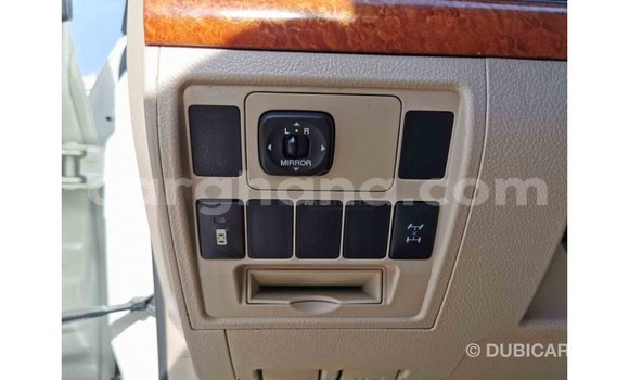 Sayi Imported Toyota Land Cruiser White Mota in Import - Dubai a Ashanti Sayi Imported Toyota Land Cruiser White Mota in Import - Dubai a Ashanti