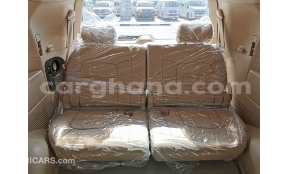 Sayi Imported Toyota Land Cruiser White Mota in Import - Dubai a Ashanti Sayi Imported Toyota Land Cruiser White Mota in Import - Dubai a Ashanti