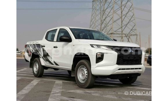 Buy Import Mitsubishi L200 White Car in Import - Dubai in Ashanti Buy Import Mitsubishi L200 White Car in Import - Dubai in Ashanti