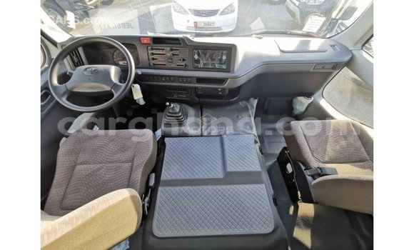 Buy Import Toyota Coaster White Car in Import - Dubai in Ashanti Buy Import Toyota Coaster White Car in Import - Dubai in Ashanti