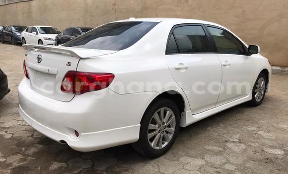 Buy Used Toyota Corolla White Car in Sekondi–Takoradi Metropolitan in Western