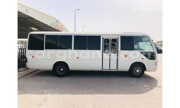 Ra Imported Toyota Coaster funfun Ọkọ̀ in Import - Dubai ni Ashanti Ra Imported Toyota Coaster funfun Ọkọ̀ in Import - Dubai ni Ashanti