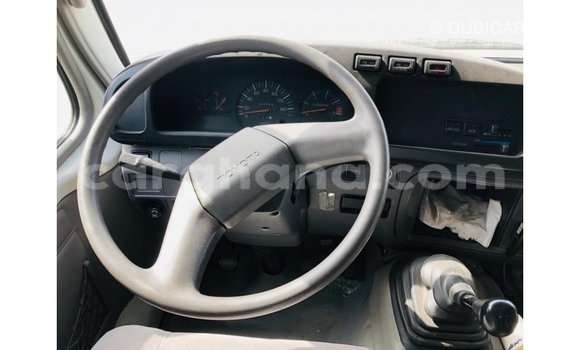 Ra Imported Toyota Coaster funfun Ọkọ̀ in Import - Dubai ni Ashanti Ra Imported Toyota Coaster funfun Ọkọ̀ in Import - Dubai ni Ashanti